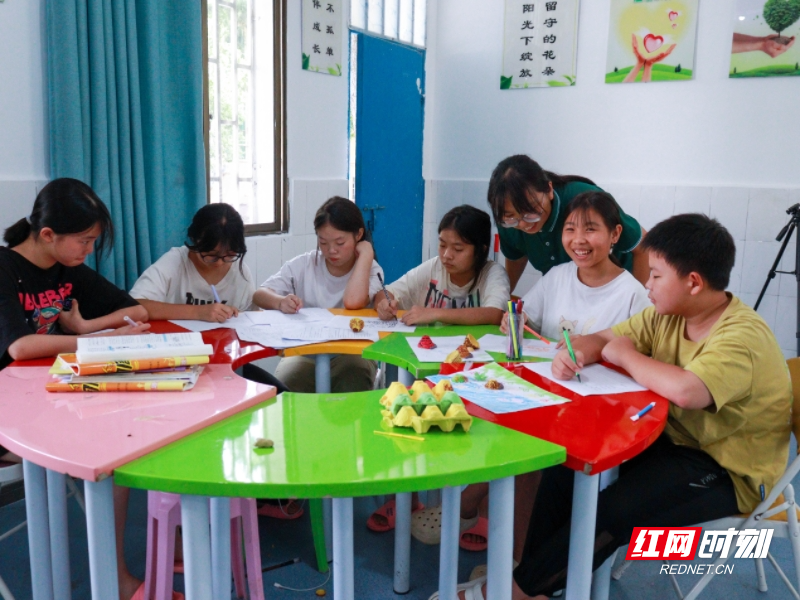衡师学子乡村开讲“新闻特训营”，童心执笔报道校园故事2.jpg