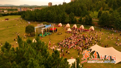 宁远县举行首届 “印山星空之印” 草坪音乐会1_副本500.jpg