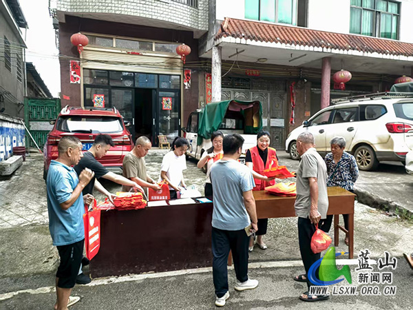 蓝山：集市开讲 筑牢禁毒反兴奋剂防线.jpg