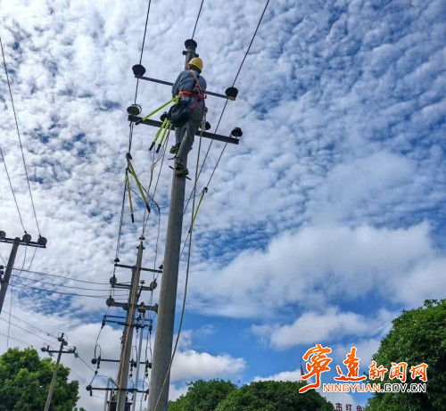 国网宁远县供电公司：实操培训助力青年员工技能提升2_副本500.jpg