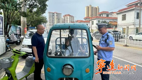 宁远文庙街道开展道路交通安全整治行动_副本500.jpg