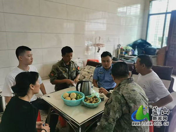 土市镇2025年秋季征兵政审工作有序推进.jpg
