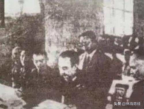 照片63：郑州受降仪式上的日酋.jpeg
