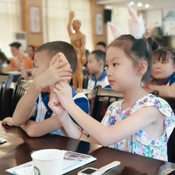 国粹润童心 | 安化县中医医院开展暑期研学：开启青少年中医药探索之旅