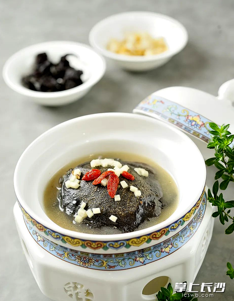 童仔美食推出的标准化菜品。 受访方供图