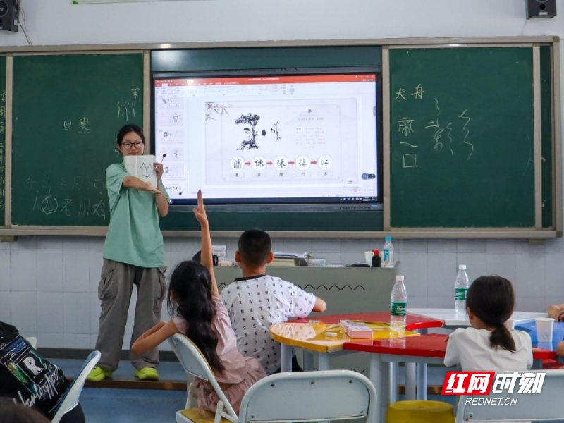古老文字“活”起来！甲骨文趣味课堂走进衡南校园1.jpg