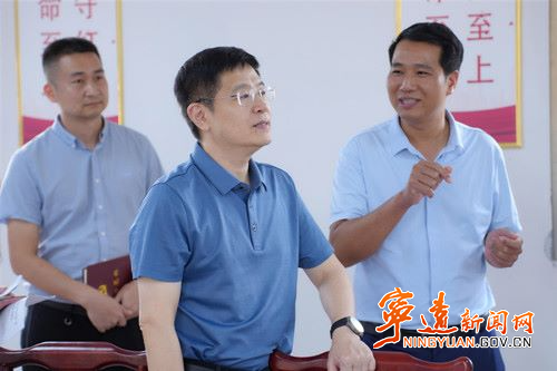 胡勇刚调研安全生产和消防工作_副本500.jpg