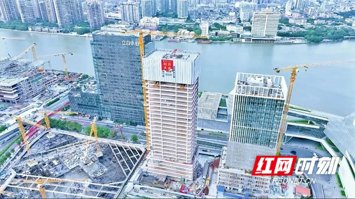 明珠耀珠江！湖南建投南方中心项目主体全面封顶