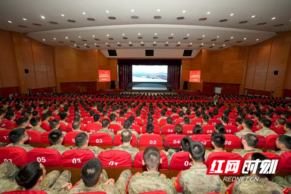 学员理论学习团队交流学习。.jpg