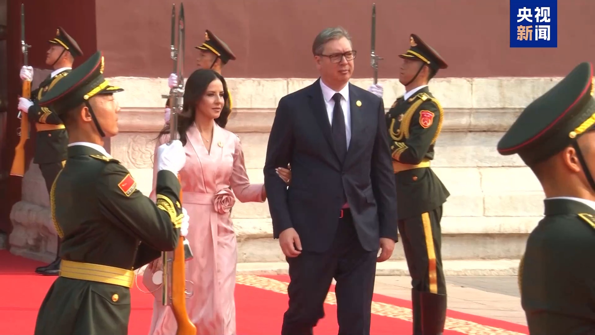 许多国家的领导人赞扬第93次军事游行：罕见的事