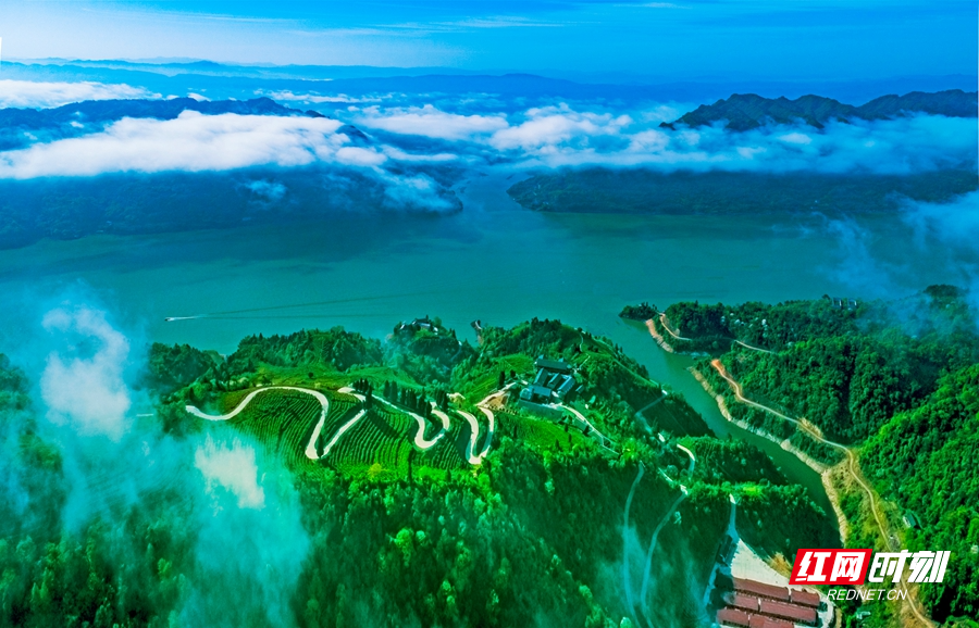02、沅水吊脚楼.jpg