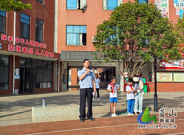 蓝山县各中小学举行开学典礼（一）1.jpg