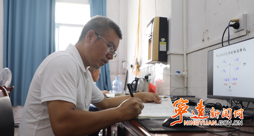 【宁远教师风采】“全班 985” 的背后：周庚华廿六载的育人密码_副本500.png