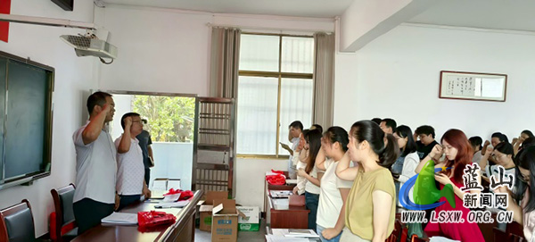 楠市中心小学：筑牢师德根基 践行育人使命.jpg