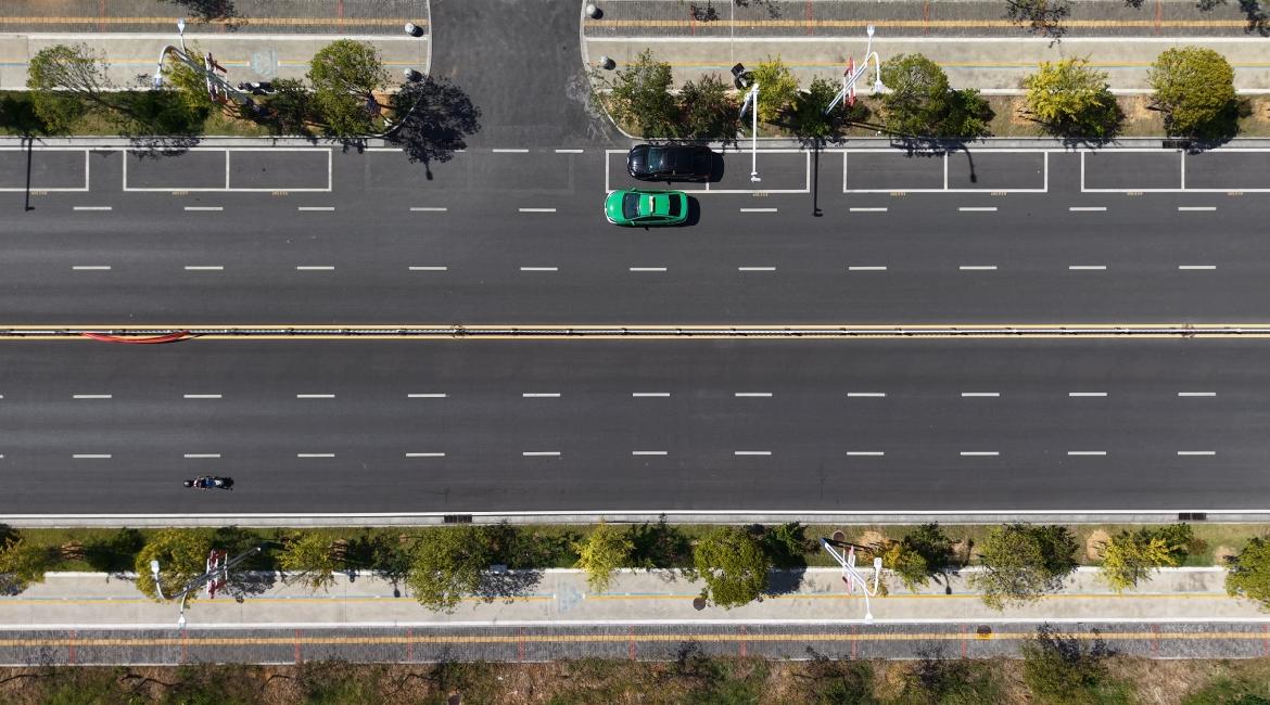 湘江西路道路停车位通过优化新增车位58个。（陈彦希/摄）
