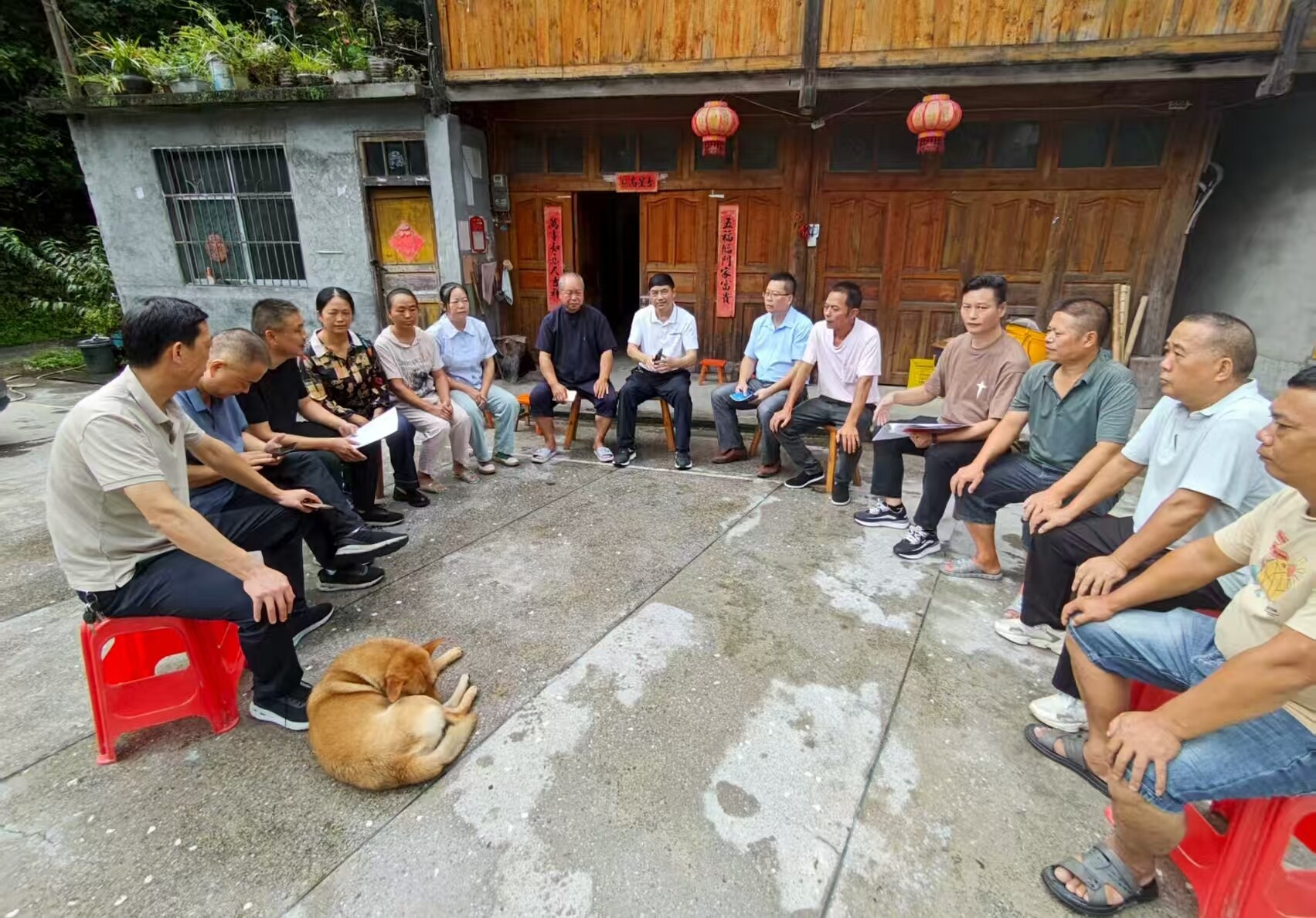 院落听民声 入户送温情｜城步融媒体中心黄洋村走访暖民心(图1)