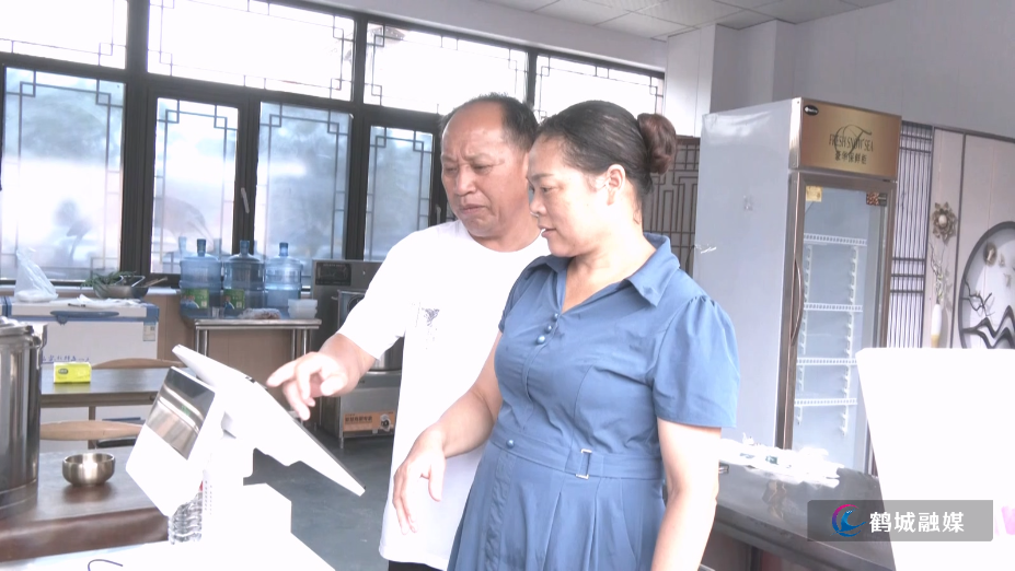 怀化榆树湾文旅商综合体：加快推进业态布局 60多家商家及展馆即将投入运营（半成品）.mp4_20250912_104908.775.jpg