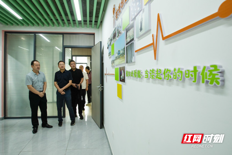 常德西收费站用实际行动让员工和司乘感受“品牌”带来的力量_副本.jpg