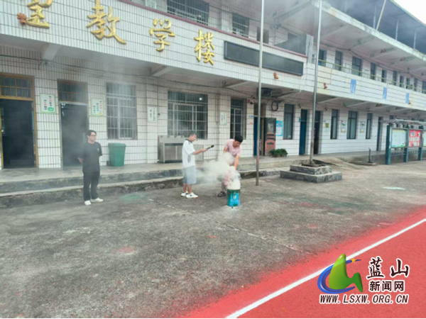 大麻学校开展消防应急疏散演练.jpg