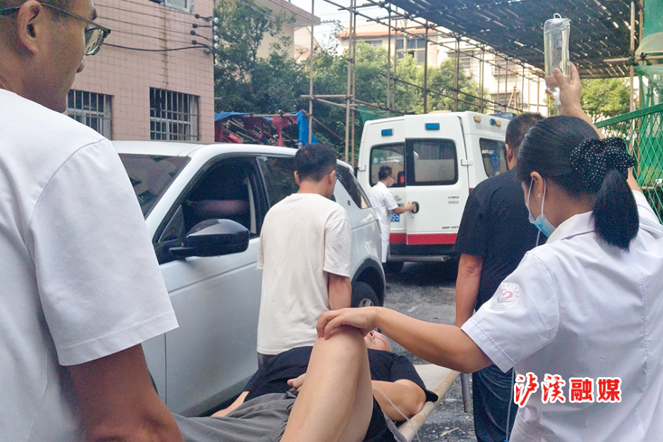 洗溪镇紧急救助脑梗患者.jpg