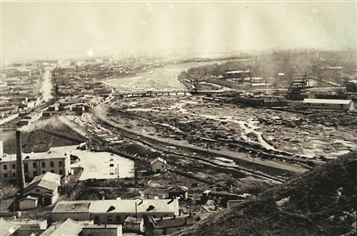 在Tinshan山的脚下，您可以像一幅画一样生活在和