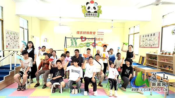 所城学校开展特殊学生家长会.jpg