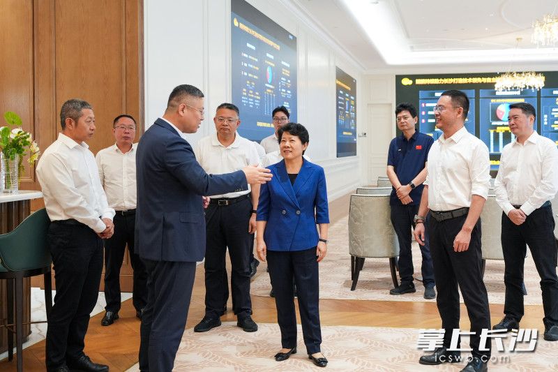9月17日,省委常委、市委书记吴桂英在马栏山视频文创产业园调研,来到华为长沙研究所。 9月17日,省委常委、市委书记吴桂英在马栏山视频文创产业园调研,来到华为长沙研究所。