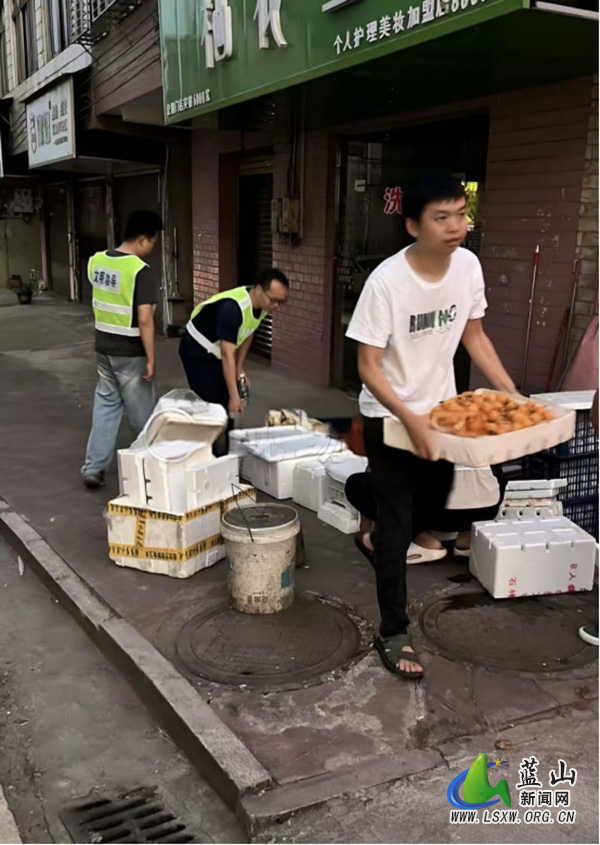 土市镇纪委：监督“不松劲” 推动马路市场整治“见真章”.jpg