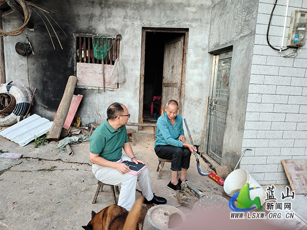 蓝山：进家门 解家忧 信访矛盾化解在一线.jpg