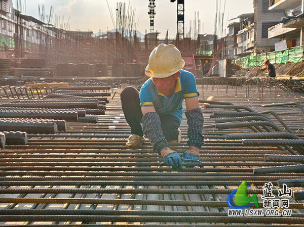 (图片新闻)蓝山县第一农贸市场项目建设有序推进2.jpg (图片新闻)蓝山县第一农贸市场项目建设有序推进2.jpg