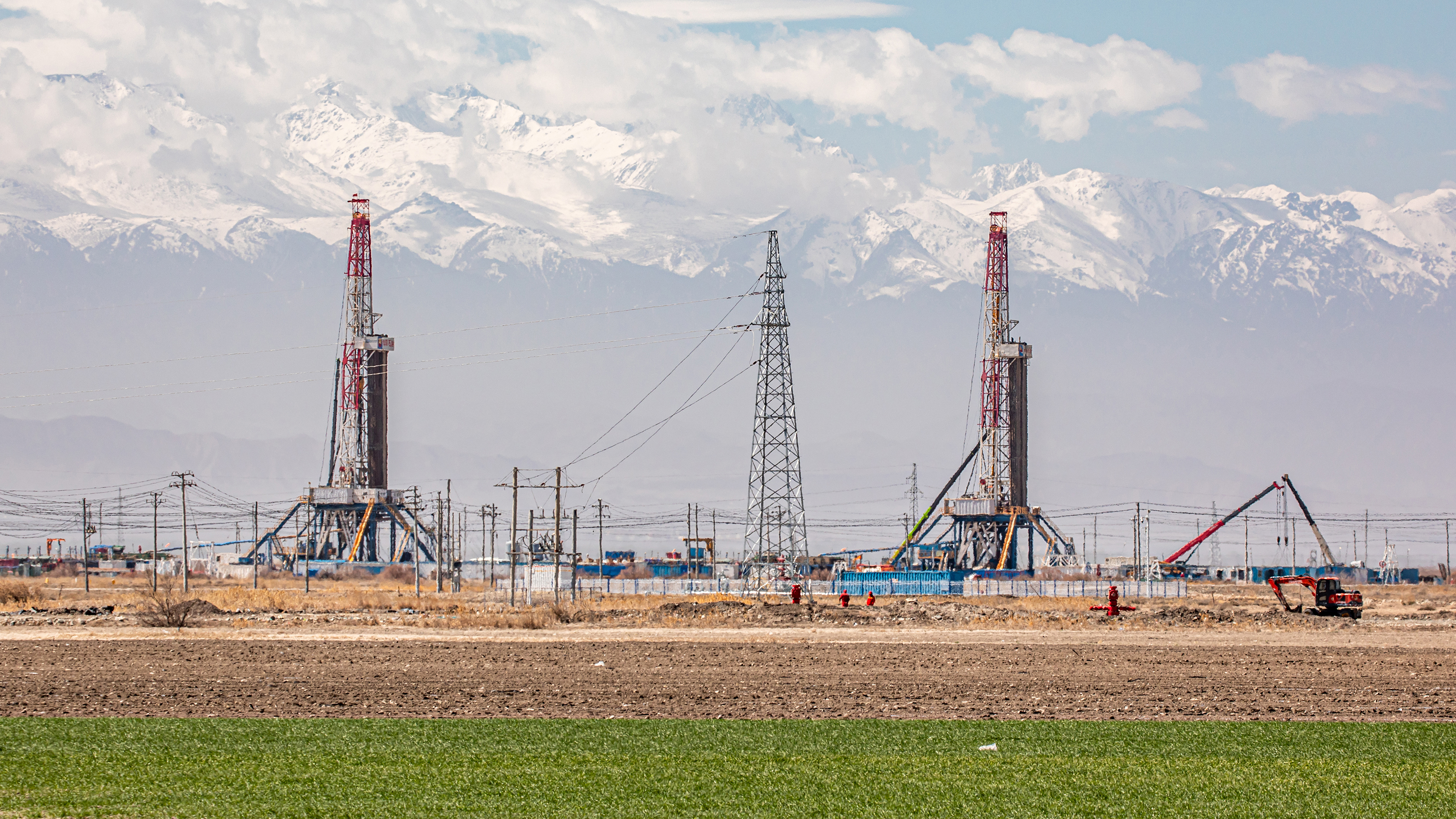 蒂安山山（Tianshan Mountains）忘记了70年
