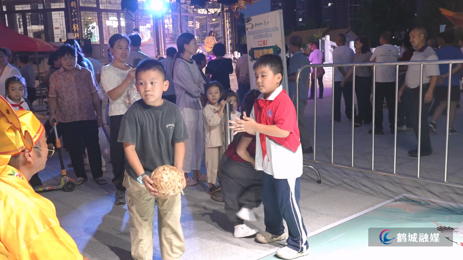 鹤鸣洲焕新启幕    沉浸式游园会引全城狂欢.mp4_20250922_172737.775.jpg