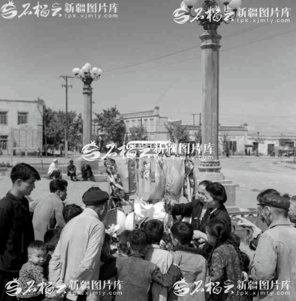 Xinjiang到一站式购物中移动销售的照片⑨