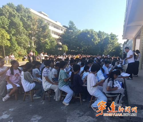 宁远柏家坪镇：打出禁毒 “组合拳”护航群众安全_副本500.jpg