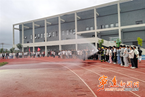 宁远消防：高一新生上好国庆、中秋节前消防安全课2_副本500.jpg