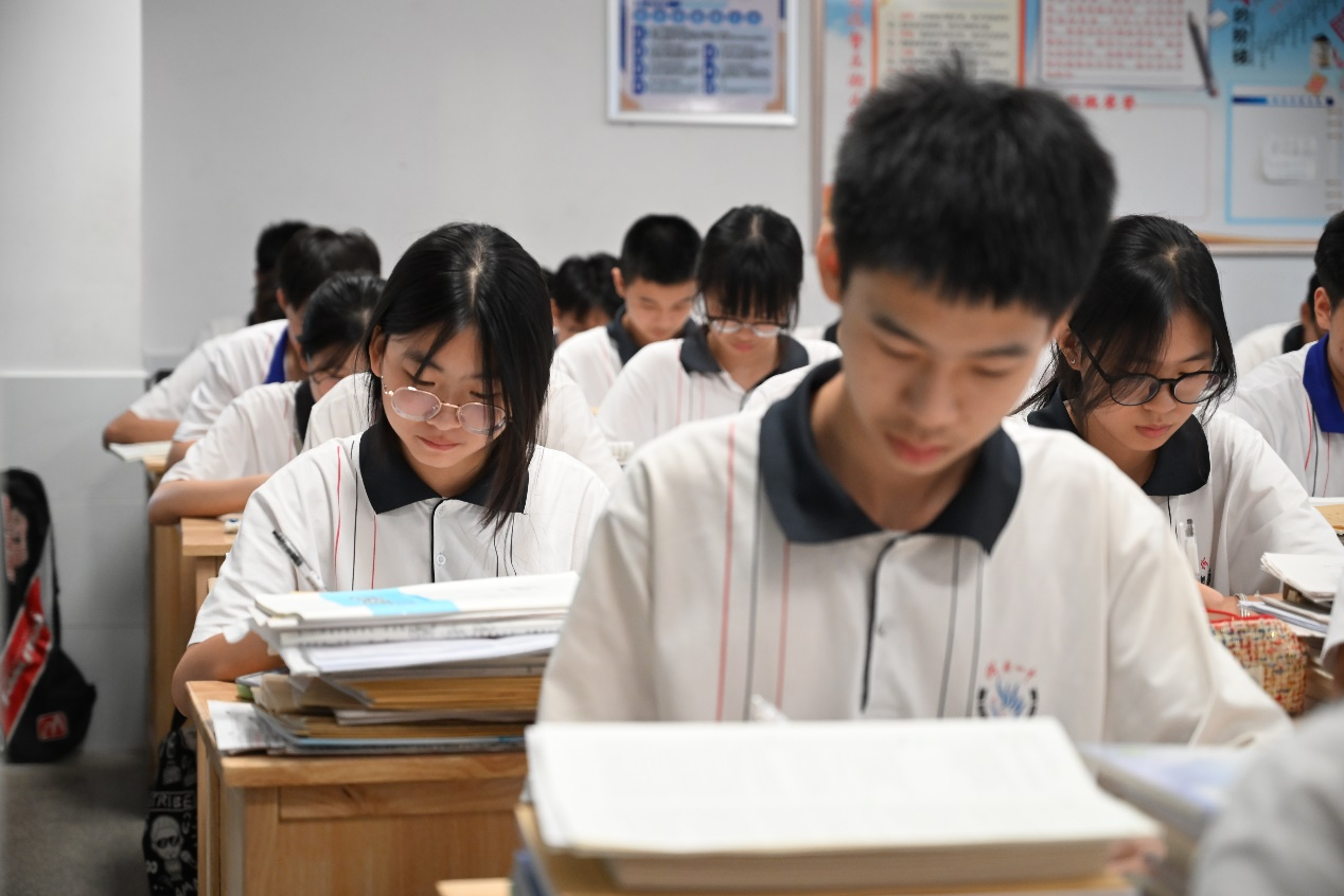 湖南衡南：一所农村中学的百年突围_fororder_2