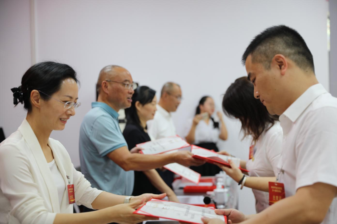 芦淞区：组建居民议事会，探索基层治理新路径.png