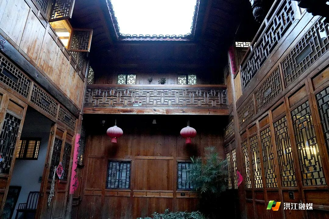 微信图片_20251004222446_583_317.jpg