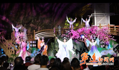 宁远九嶷山紫霞岩：万年岩洞焕新颜 沉浸式演艺引客流连1_副本500.jpg