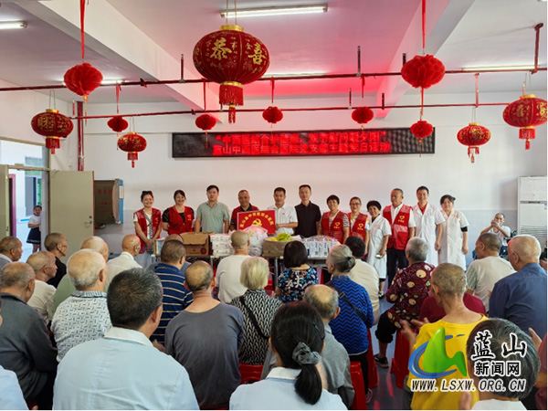 情暖双节，爱洒夕阳——蓝山县民政局联合多部门开展敬老慰老活动.jpg