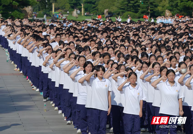 庄严宣誓,初心启航2.jpg 庄严宣誓,初心启航2.jpg