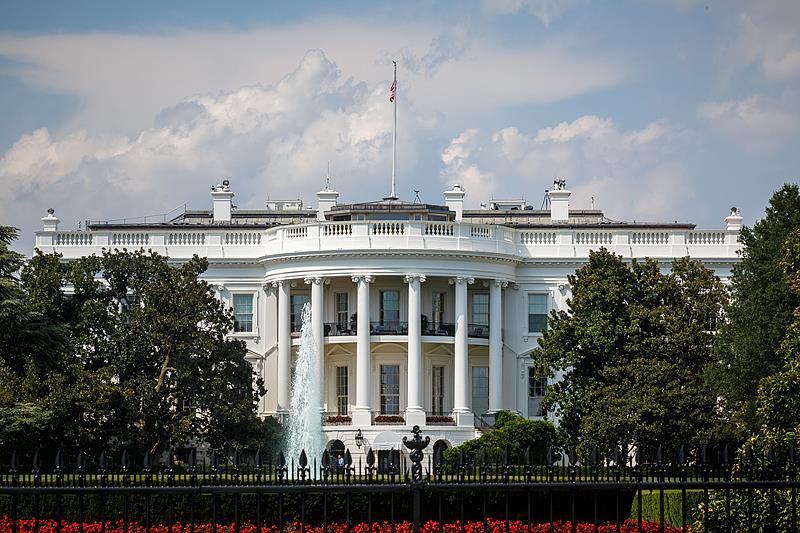 民意调查：两党都将归咎于美国政府关门