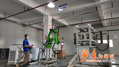 宁远：科技引领新型工业高质量发展_副本500.png