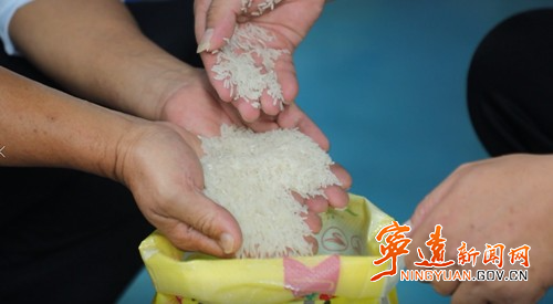 宁远：消费促振兴 拓宽富民路2_副本500.jpg