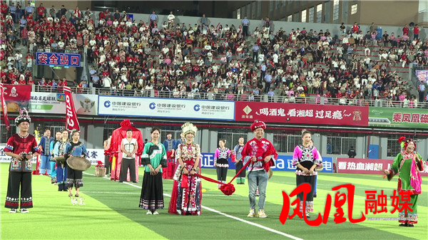 开场+中场表演视频素材[00_04_24][20251012-124516].jpg