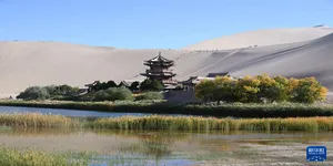 甘肃敦煌：大漠秋景