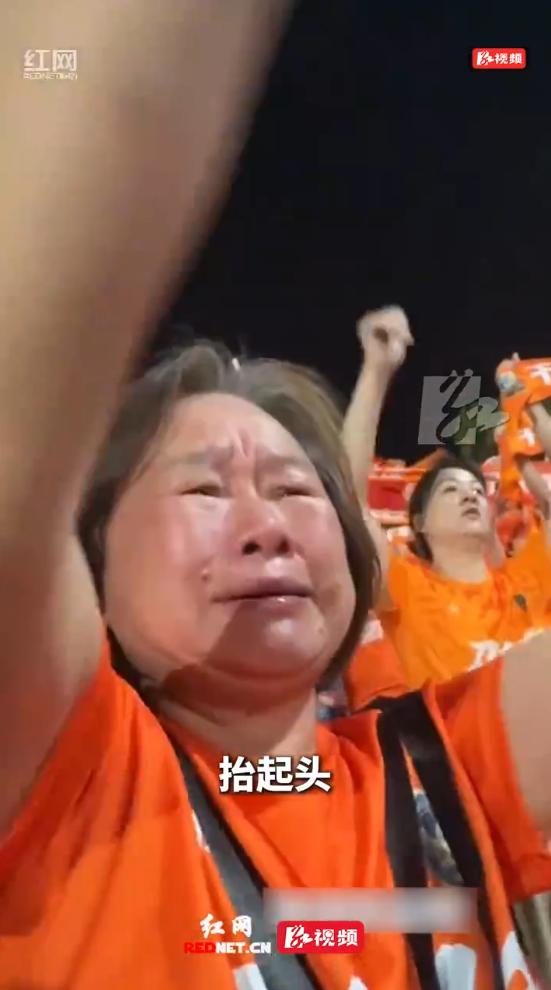 抬起头，一起扛！