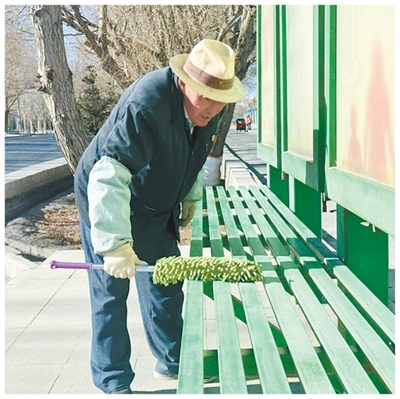 两代护路人的对话(产经观察)