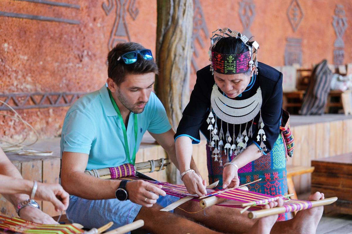 保亭发挥生态资产引领雨林保护