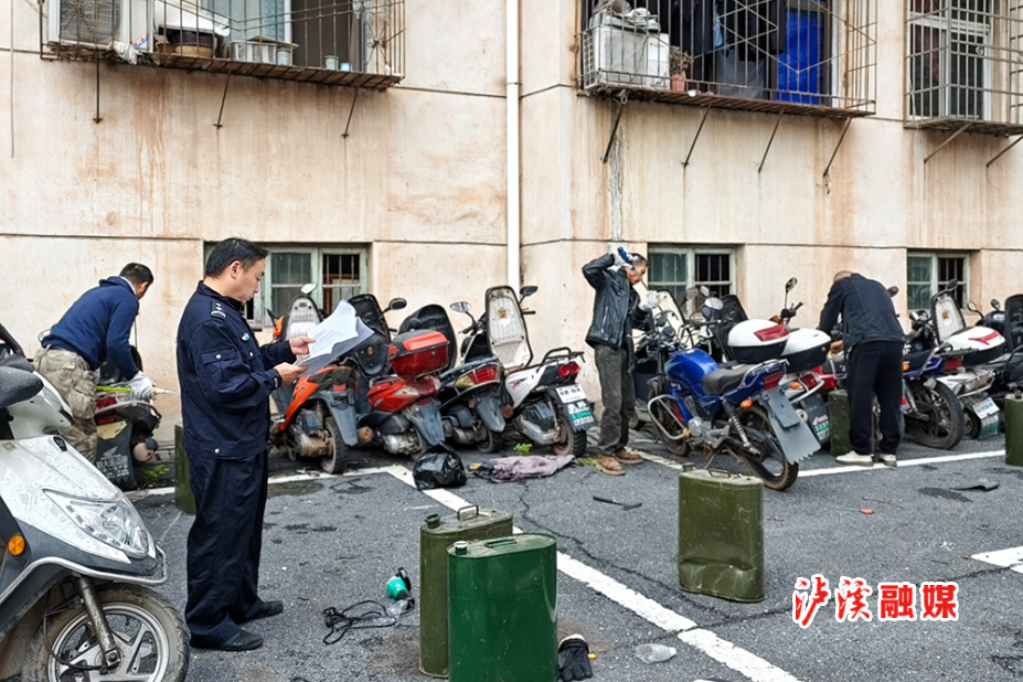 交警报废车.jpg2.jpg